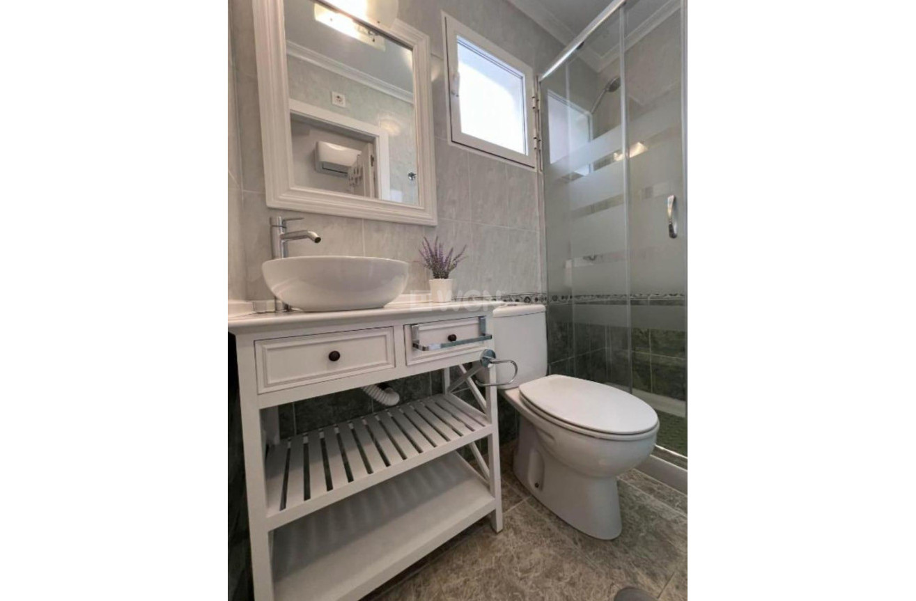 Odsprzedaż - Daszek - Torrevieja - Estacion De Autobuses