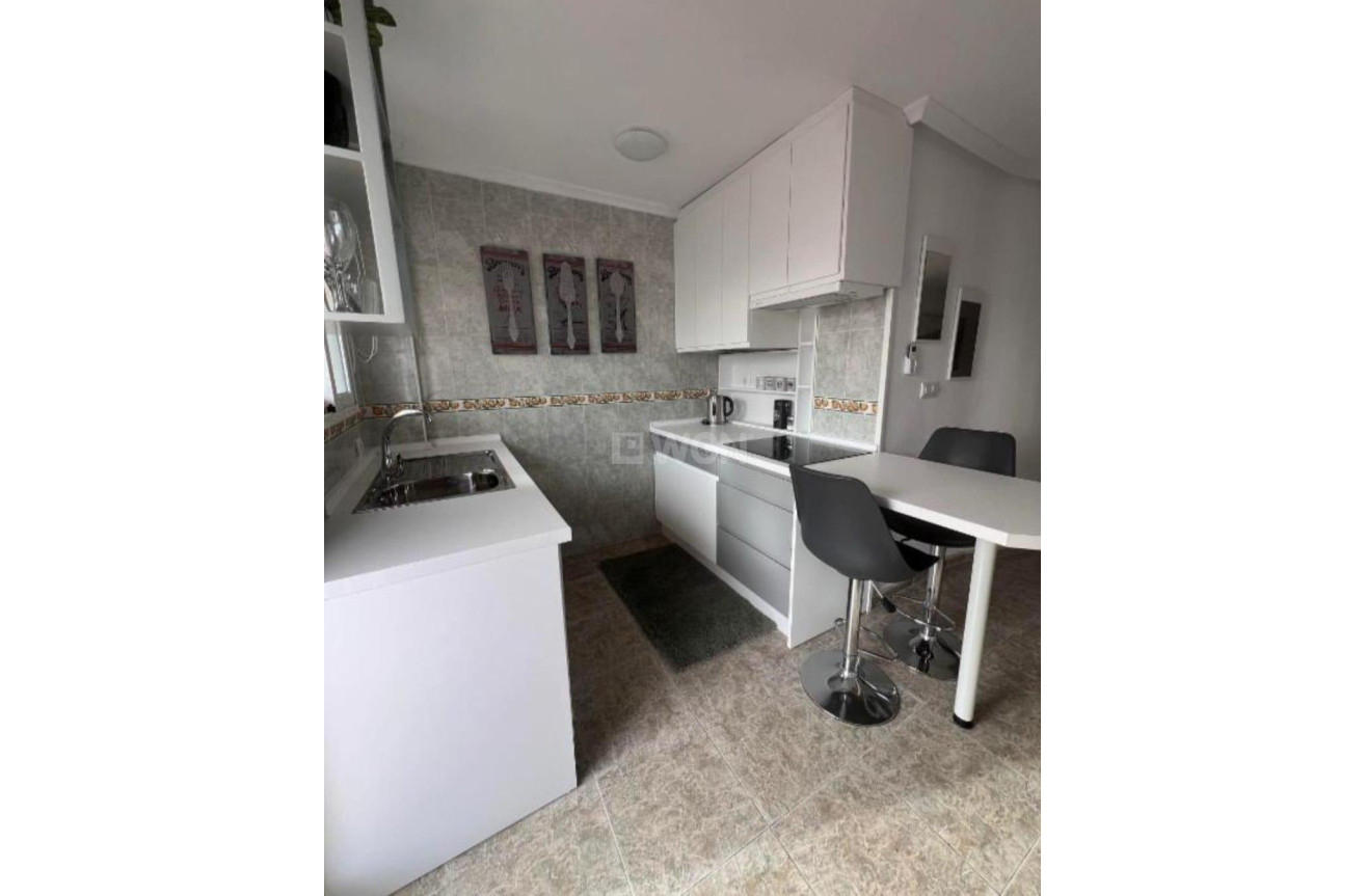 Odsprzedaż - Daszek - Torrevieja - Estacion De Autobuses