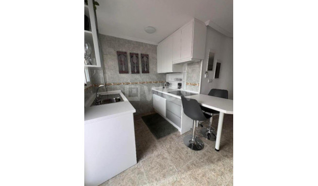 Odsprzedaż - Daszek - Torrevieja - Estacion De Autobuses