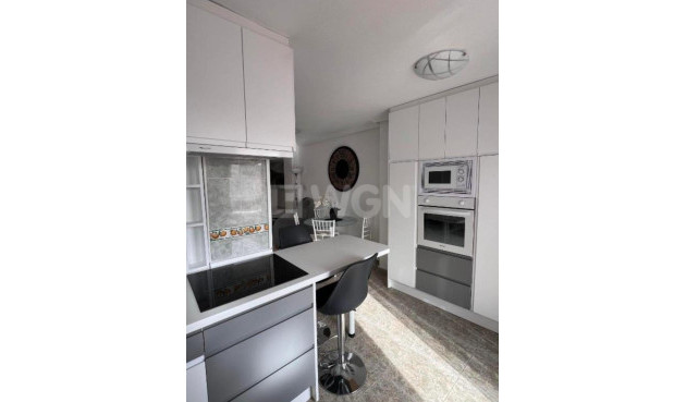 Odsprzedaż - Daszek - Torrevieja - Estacion De Autobuses