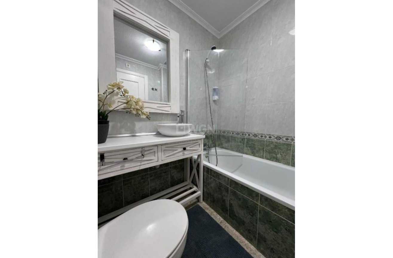 Odsprzedaż - Daszek - Torrevieja - Estacion De Autobuses