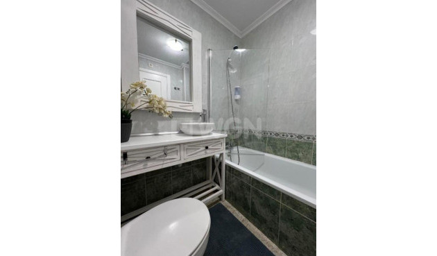 Odsprzedaż - Daszek - Torrevieja - Estacion De Autobuses