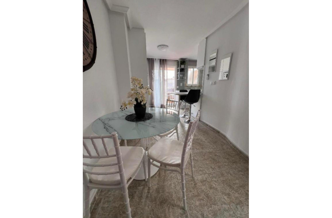 Odsprzedaż - Daszek - Torrevieja - Estacion De Autobuses