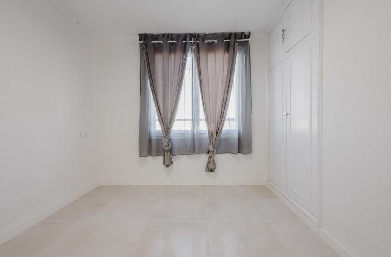 Reventa - Apartamento / piso - Torrevieja - Costa Blanca