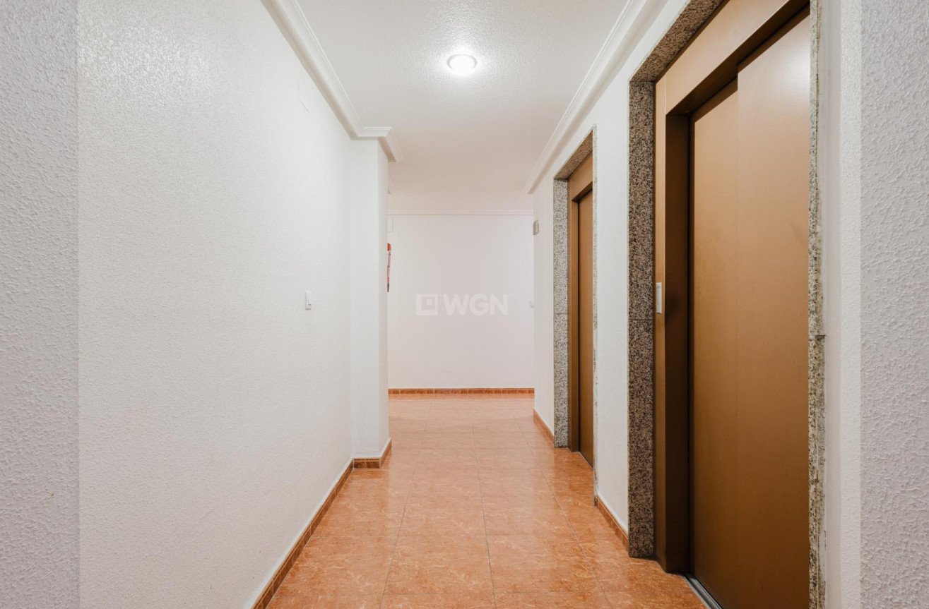 Resale - Apartment / flat - Torrevieja - Costa Blanca