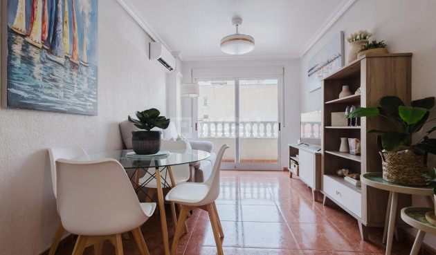 Resale - Apartment / flat - Torrevieja - Costa Blanca