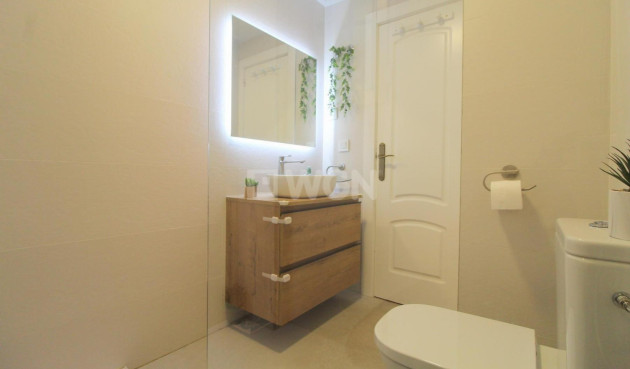 Resale - Apartment / flat - Torrevieja - Costa Blanca