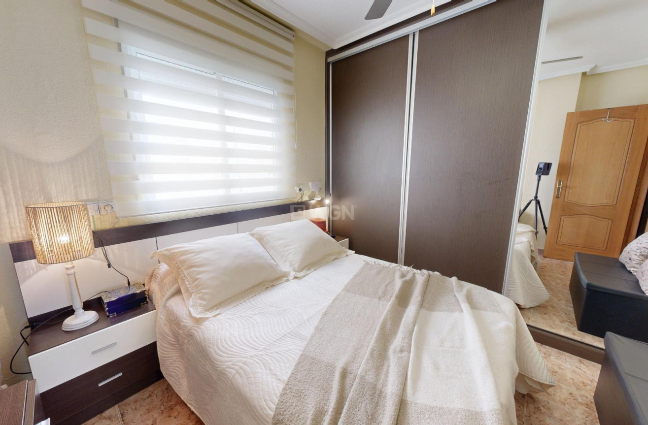 Reventa - Apartamento / piso - Torrevieja - Estacion De Autobuses