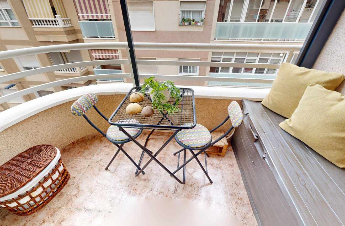 Reventa - Apartamento / piso - Torrevieja - Estacion De Autobuses