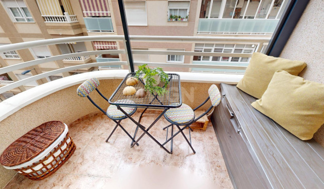 Reventa - Apartamento / piso - Torrevieja - Estacion De Autobuses