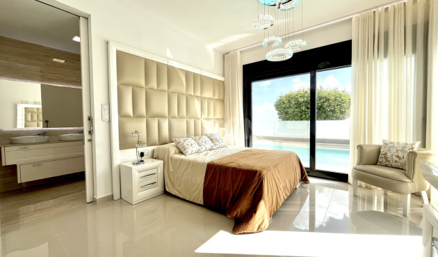 Odsprzedaż - Villa - San Miguel de Salinas - Inland