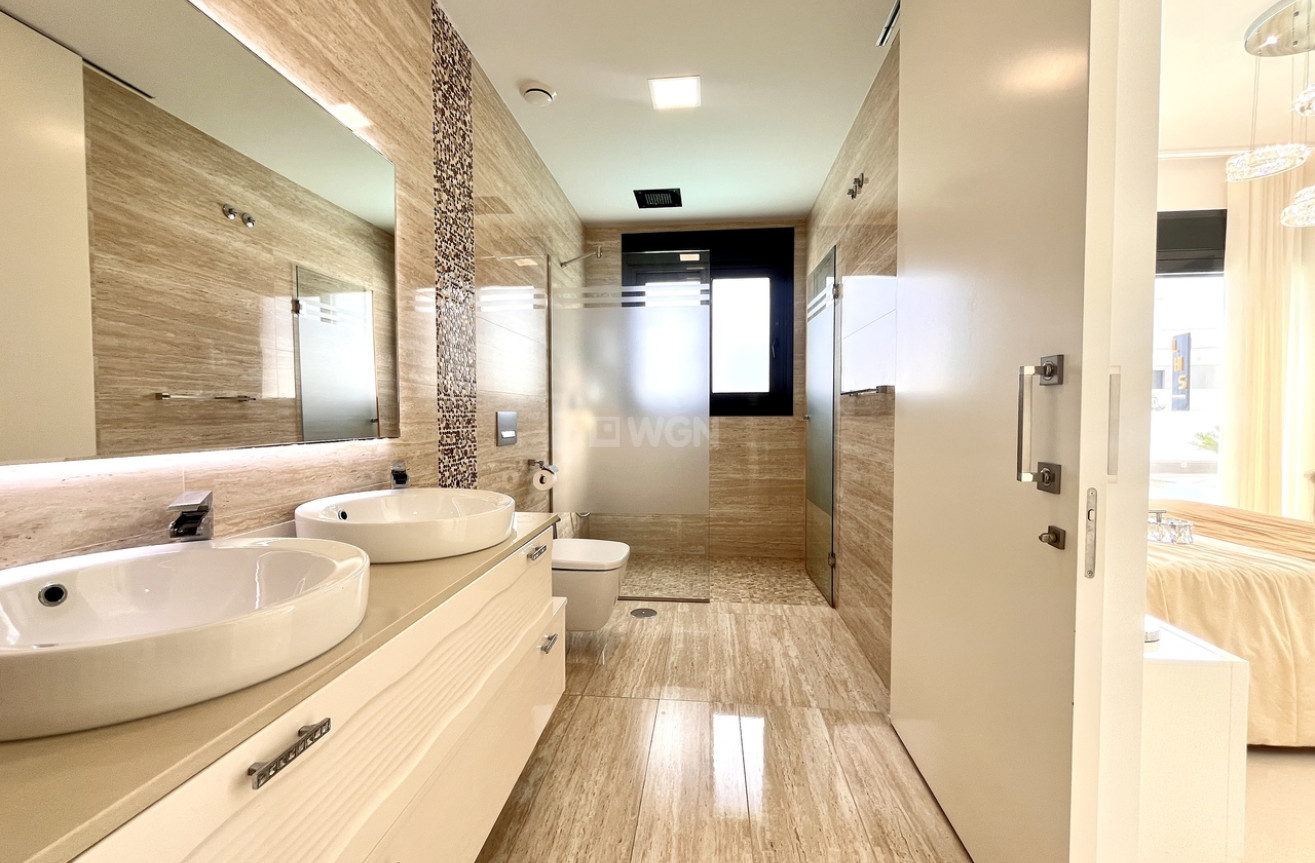 Odsprzedaż - Villa - San Miguel de Salinas - Inland