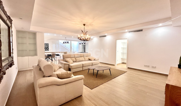 Odsprzedaż - Villa - San Miguel de Salinas - Inland