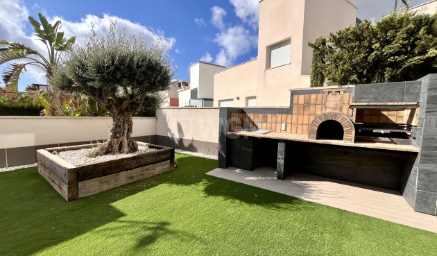 Odsprzedaż - Villa - San Miguel de Salinas - Inland