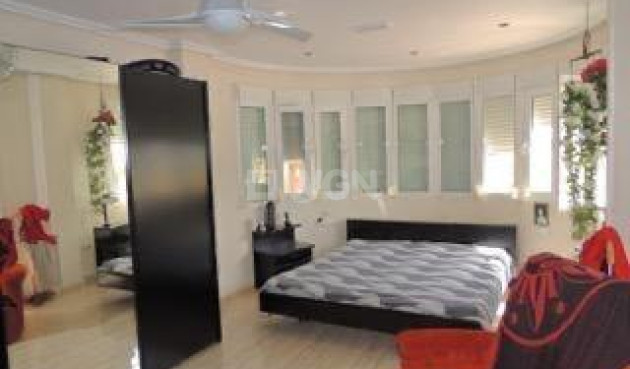 Odsprzedaż - Villa - Catral