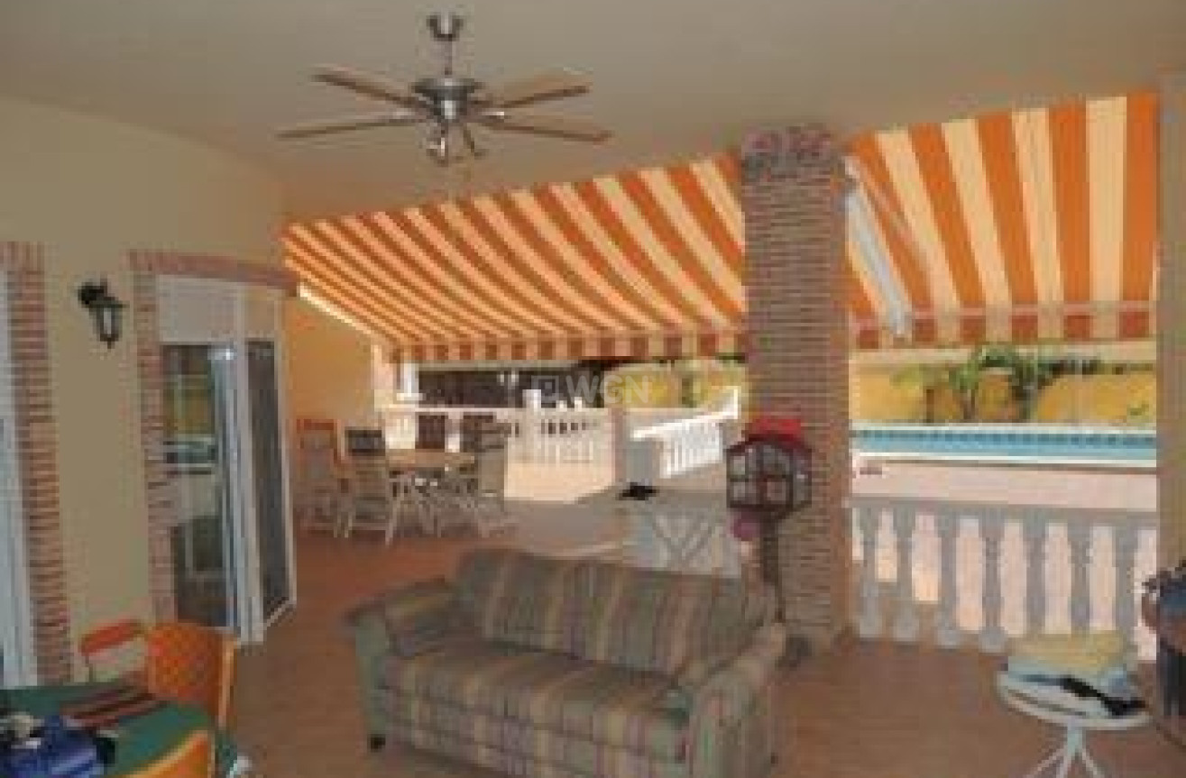 Odsprzedaż - Villa - Catral