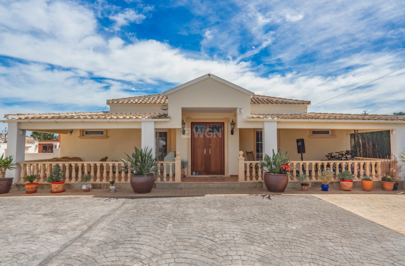 Reventa - Villa - Heredades - Costa Blanca