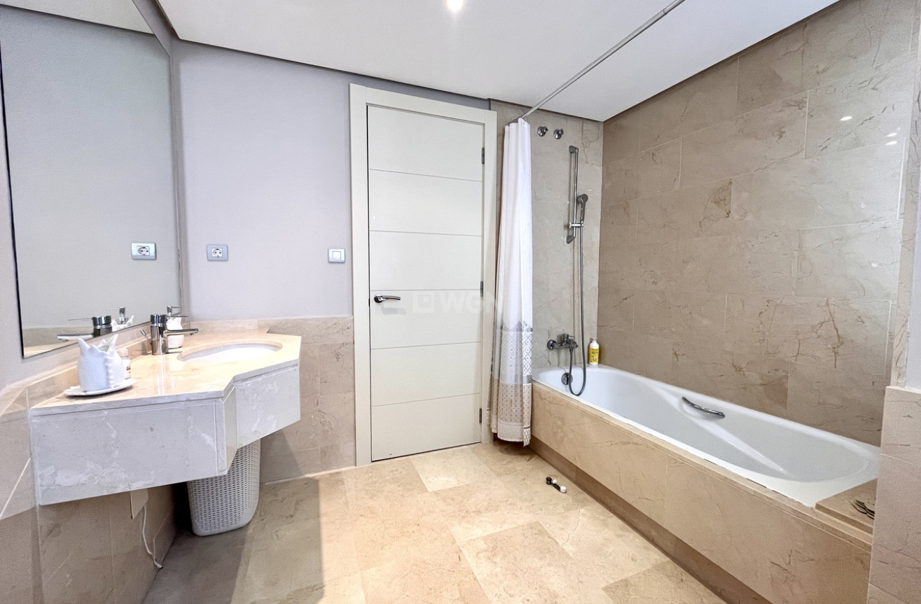 Resale - Apartment / flat - Las Colinas Golf - Costa Blanca