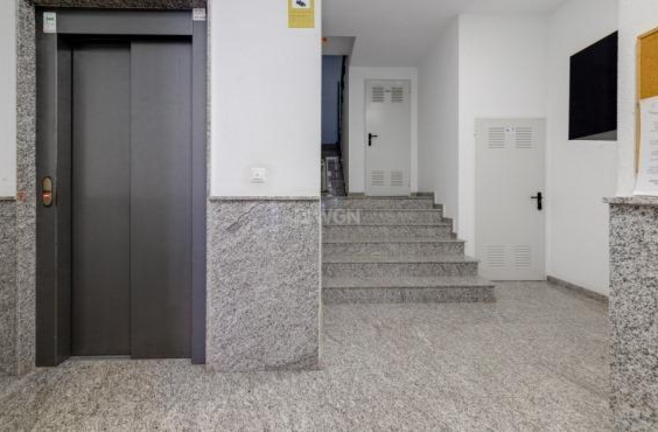 Reventa - Apartamento / piso - Torrevieja - Centro