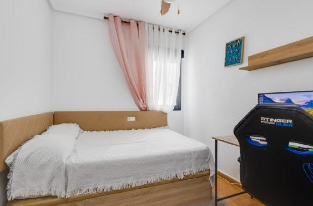 Reventa - Apartamento / piso - Torrevieja - Centro