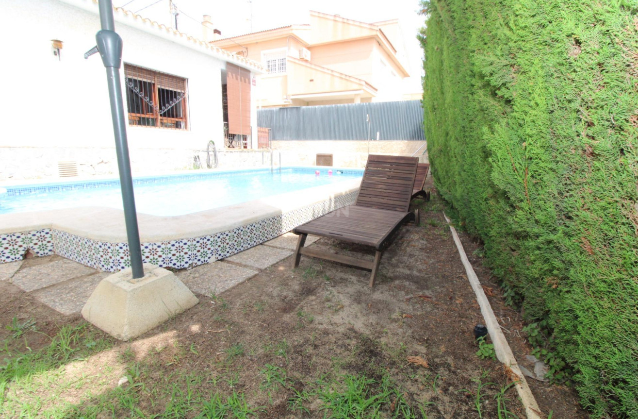 Odsprzedaż - Villa - Lo Pagan - LA PUNTICA