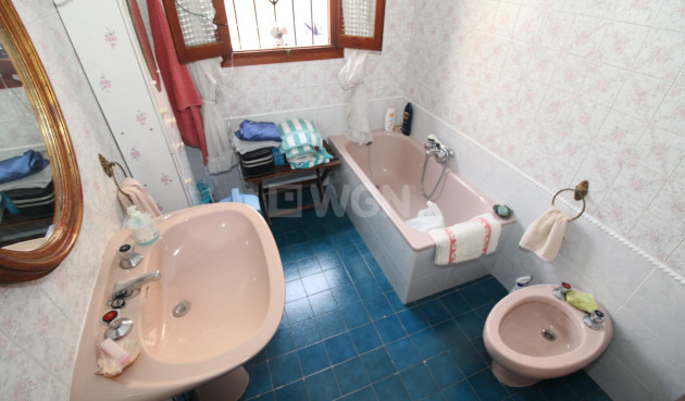 Odsprzedaż - Villa - Lo Pagan - LA PUNTICA