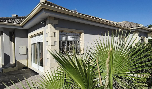 Resale - Villa - La Romana - Inland