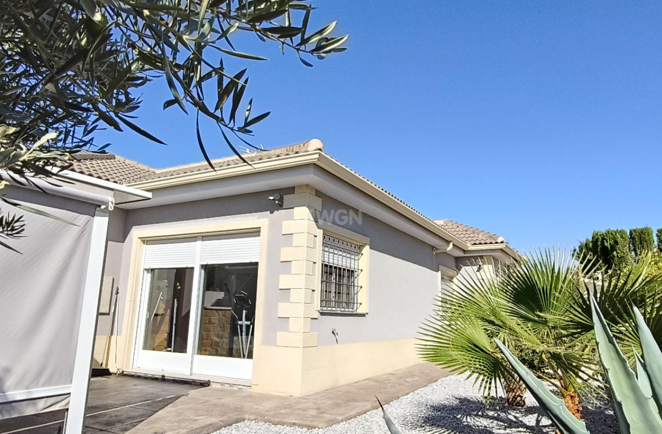 Resale - Villa - La Romana - Inland