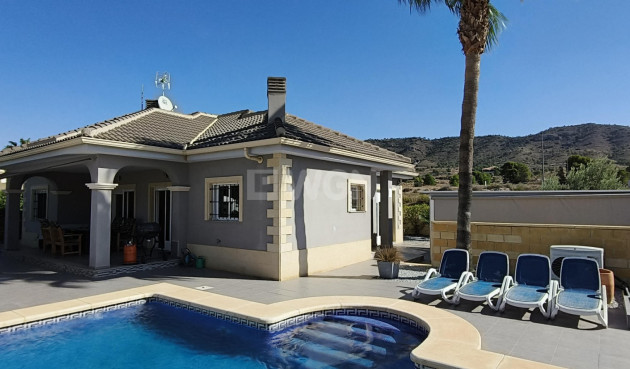 Resale - Villa - La Romana - Inland