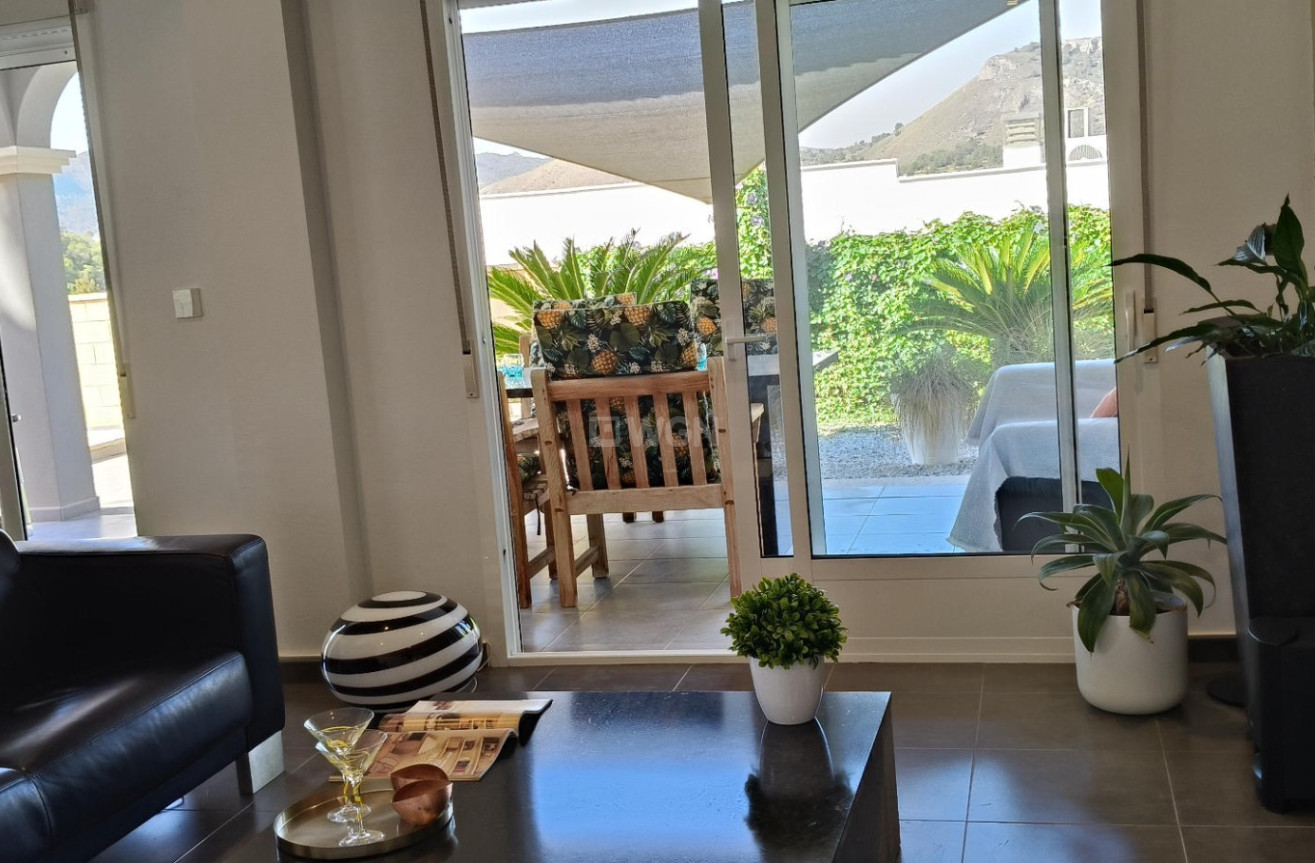 Resale - Villa - La Romana - Inland