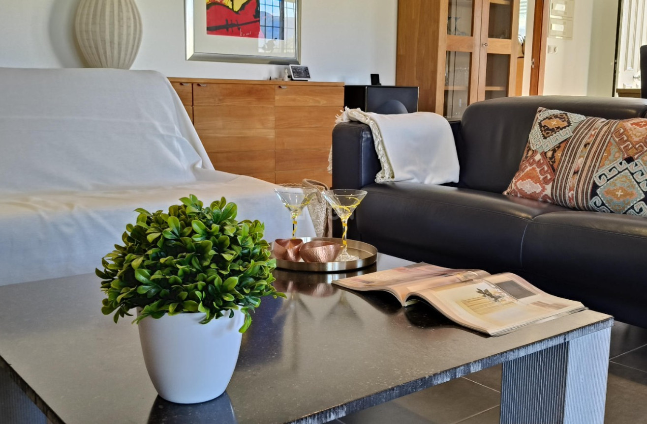 Resale - Villa - La Romana - Inland