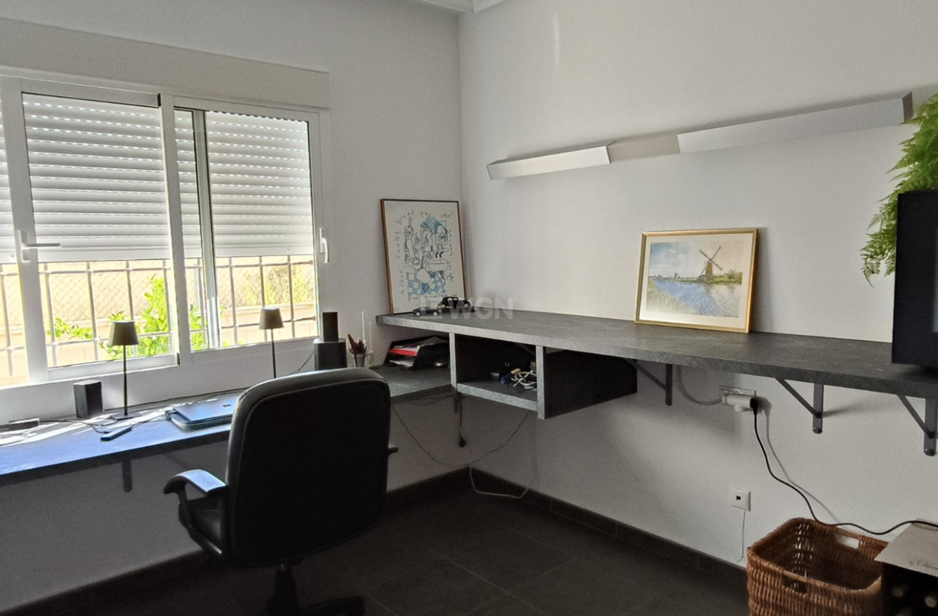 Resale - Villa - La Romana - Inland