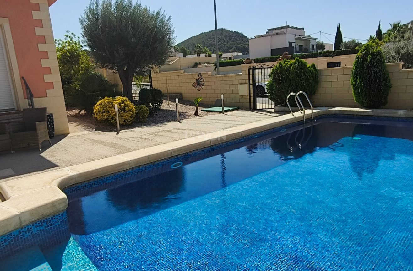 Resale - Villa - La Romana - Inland