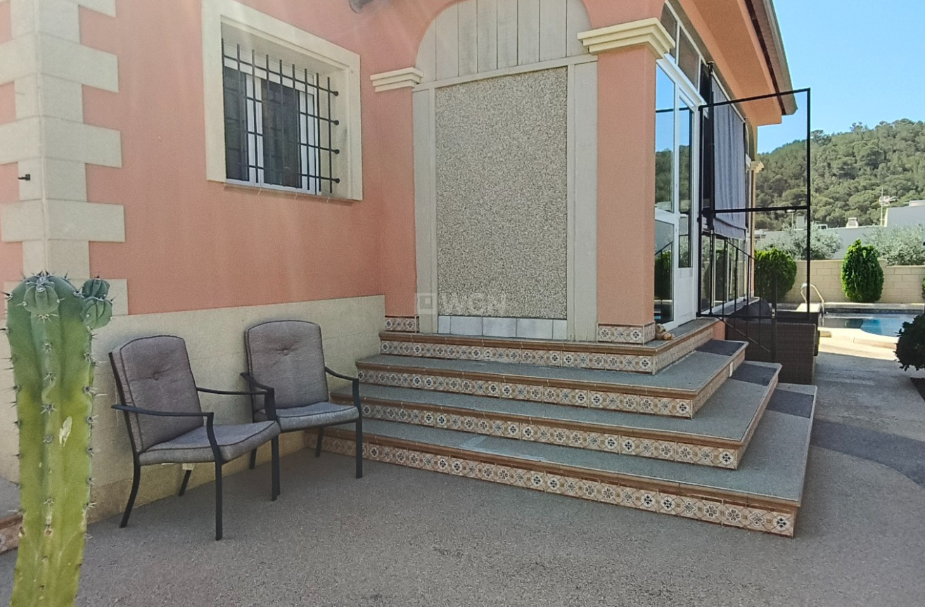 Resale - Villa - La Romana - Inland