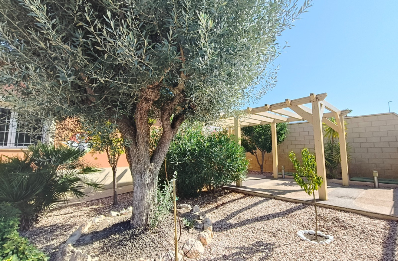 Resale - Villa - La Romana - Inland