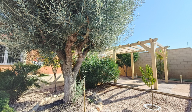 Resale - Villa - La Romana - Inland