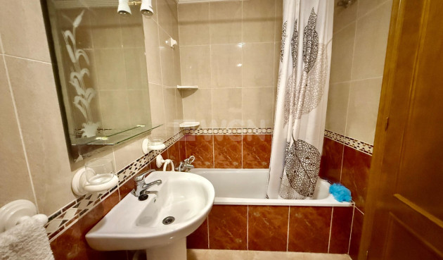 Reventa - Apartamento / piso - Torrevieja - PARQUE DE LAS NACIONES