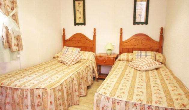 Odsprzedaż - Mieszkanie w bloku - Guardamar del Segura - Centro