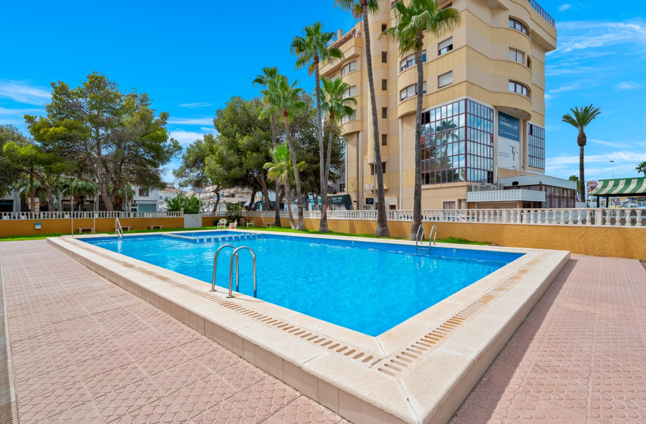 Resale - Apartment / flat - Punta Prima - Costa Blanca