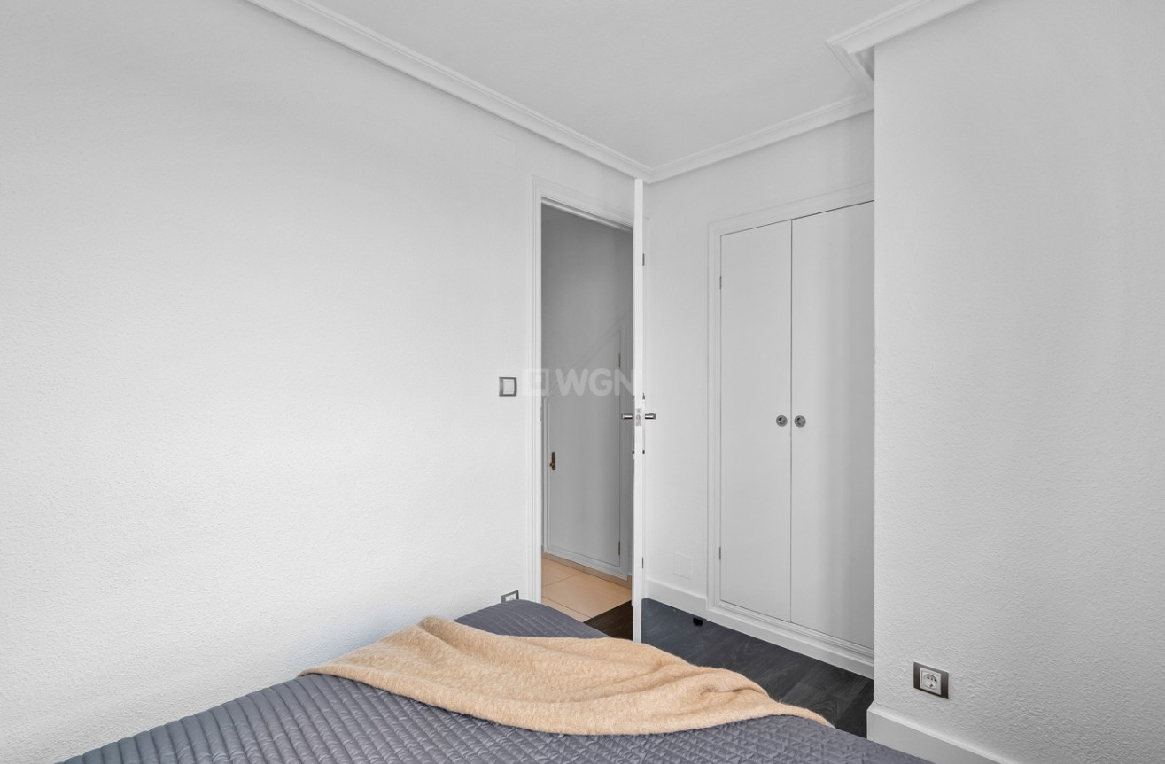 Resale - Apartment / flat - Punta Prima - Costa Blanca