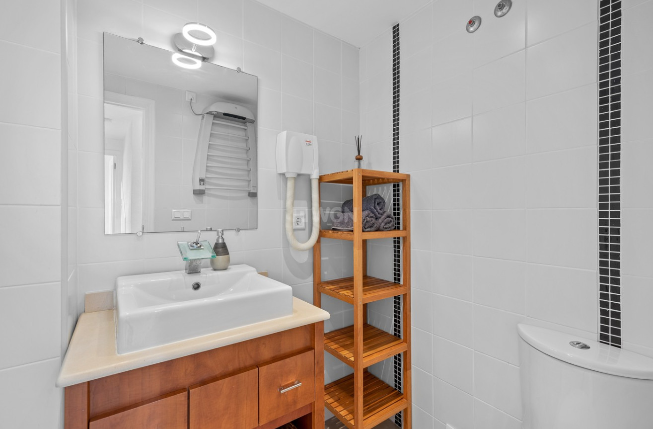 Resale - Apartment / flat - Punta Prima - Costa Blanca