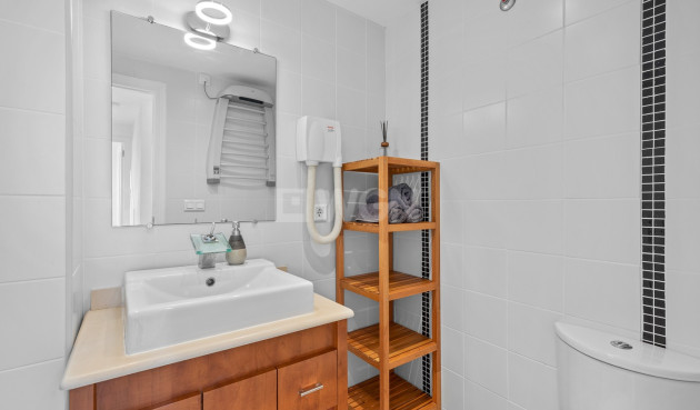 Resale - Apartment / flat - Punta Prima - Costa Blanca