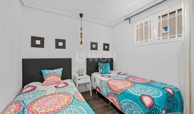 Resale - Apartment / flat - Punta Prima - Costa Blanca