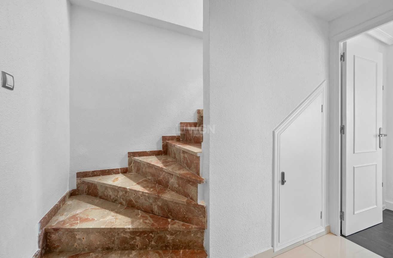 Resale - Apartment / flat - Punta Prima - Costa Blanca