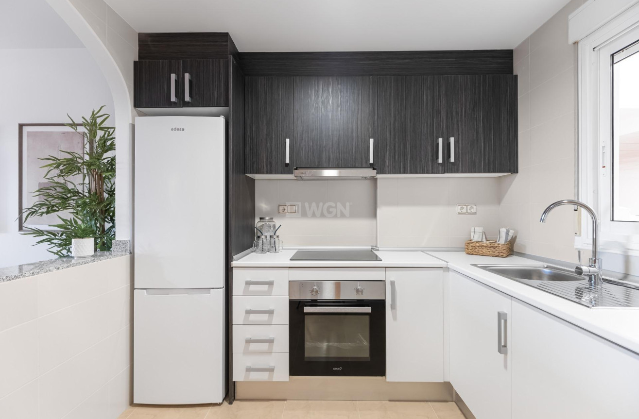 Odsprzedaż - Mieszkanie w bloku - Orihuela Costa - La Regia