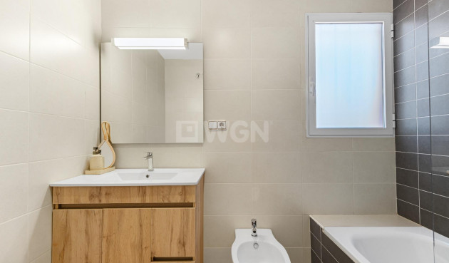 Odsprzedaż - Mieszkanie w bloku - Orihuela Costa - La Regia