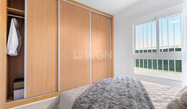 Odsprzedaż - Mieszkanie w bloku - Orihuela Costa - La Regia