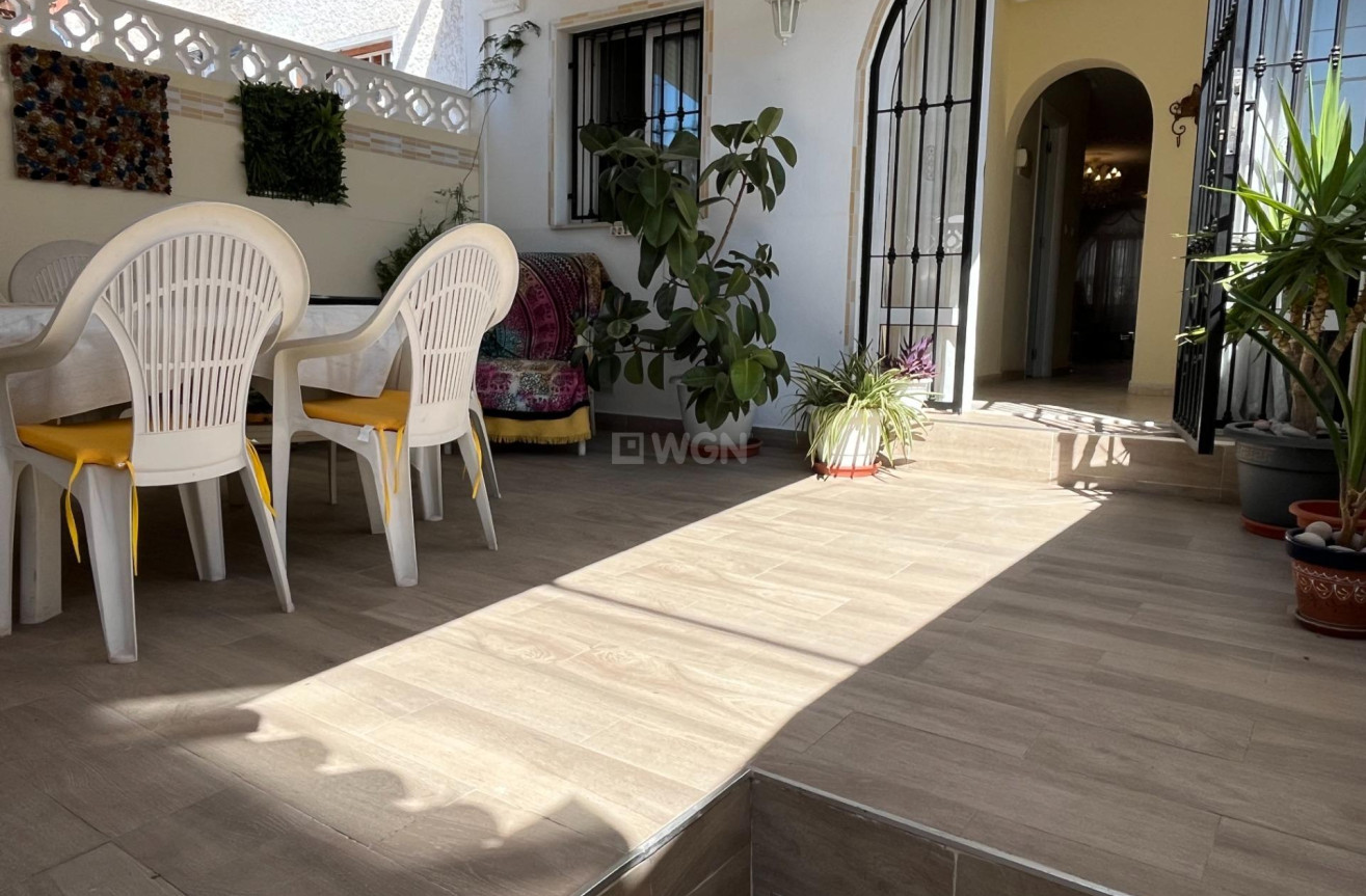 Odsprzedaż - Kamienica - Torrevieja - Centro