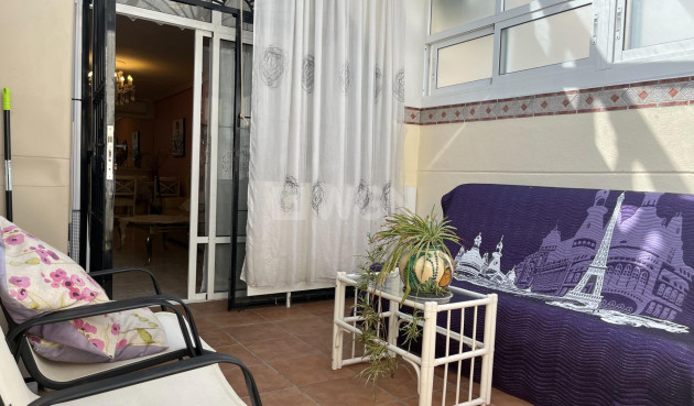 Odsprzedaż - Kamienica - Torrevieja - Centro