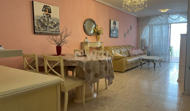 Odsprzedaż - Kamienica - Torrevieja - Centro